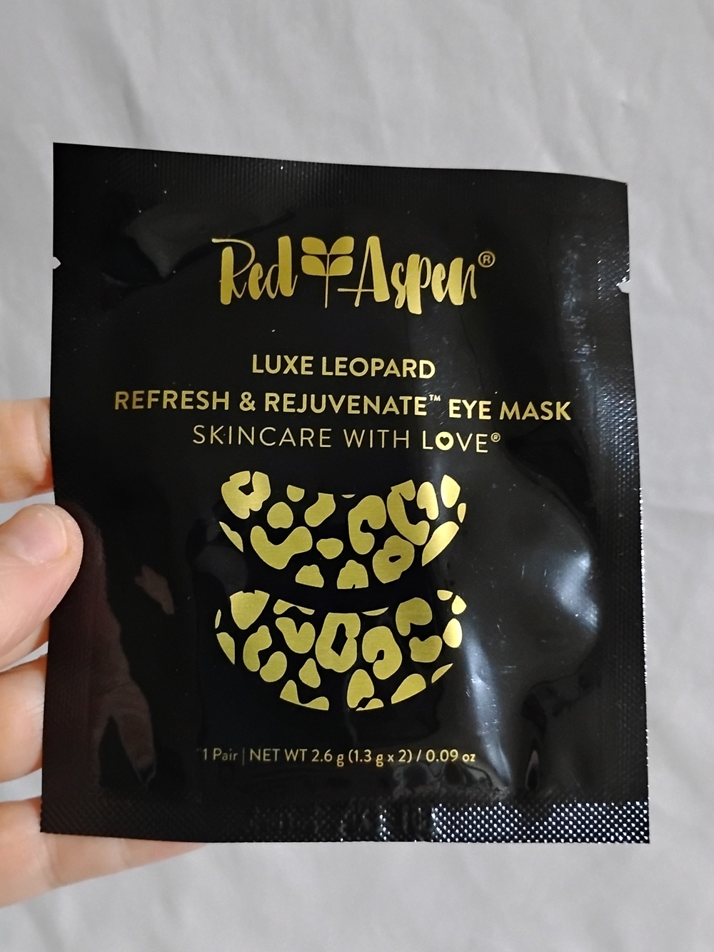 Red Aspen Luxe Leopard Refresh & Rejuvenate Eye Mask - Black & Gold